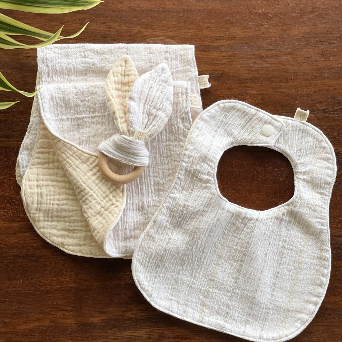 Wendy Anne Gift Set - Bib, Burp and Teether with Organic Cotton Gauze